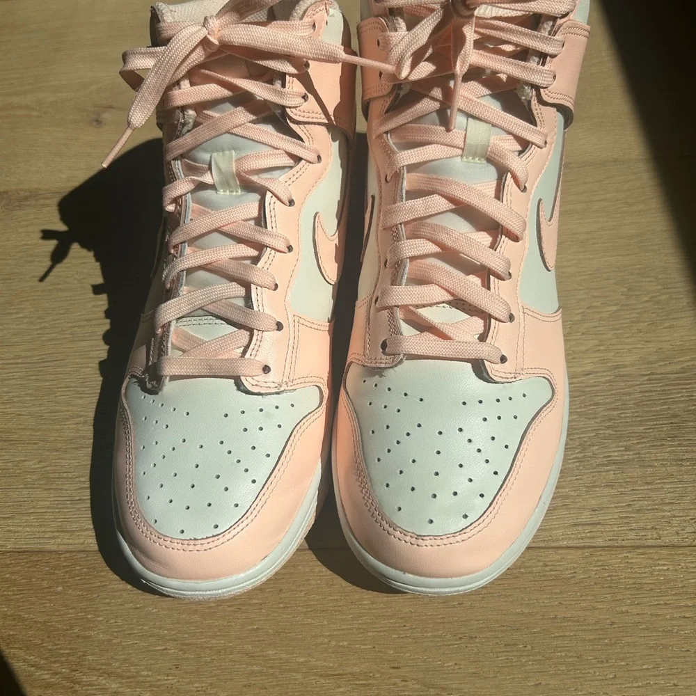 Nike dunks! - Picture 3 of 4